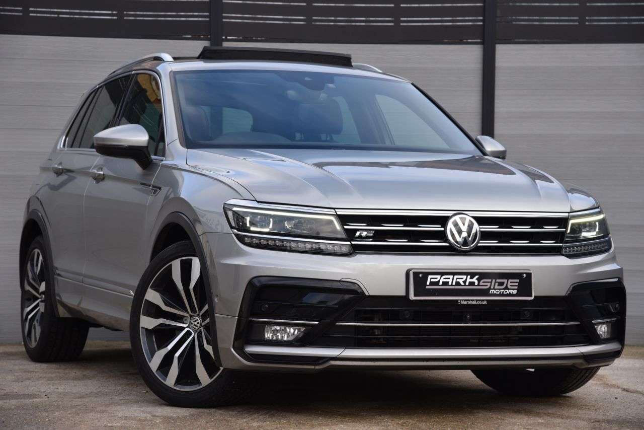 A 2019 VOLKSWAGEN TIGUAN 2.0 TDI R-Line Tech SUV 5dr Diesel DSG 4Motion Euro 6 (s/s) (190 ps) DIGITA A 2019 VOLKSWAGEN TIGUAN 2.0 TDI R-Line Tech SUV 5dr Diesel DSG 4Motion Euro 6 (s/s) (190 ps) DIGITA