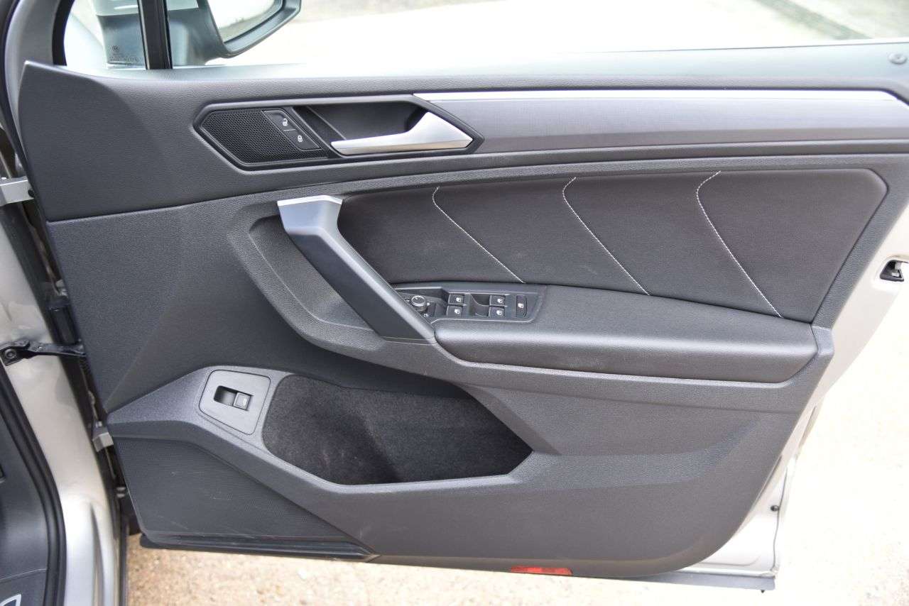 2019 VOLKSWAGEN TIGUAN 2019 VOLKSWAGEN TIGUAN