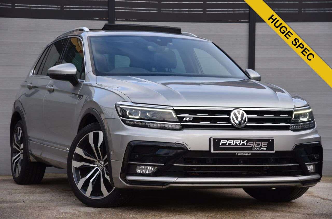 A 2019 VOLKSWAGEN TIGUAN 2.0 TDI R-Line Tech SUV 5dr Diesel DSG 4Motion Euro 6 (s/s) (190 ps) DIGITA A 2019 VOLKSWAGEN TIGUAN 2.0 TDI R-Line Tech SUV 5dr Diesel DSG 4Motion Euro 6 (s/s) (190 ps) DIGITA