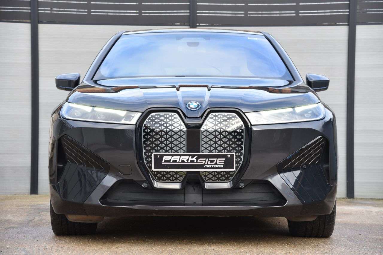 A 2021 BMW IX 40 76.6kWh M Sport SUV 5dr Electric Auto xDrive (326 ps) WHITE LEATHER |COM A 2021 BMW IX 40 76.6kWh M Sport SUV 5dr Electric Auto xDrive (326 ps) WHITE LEATHER |COM