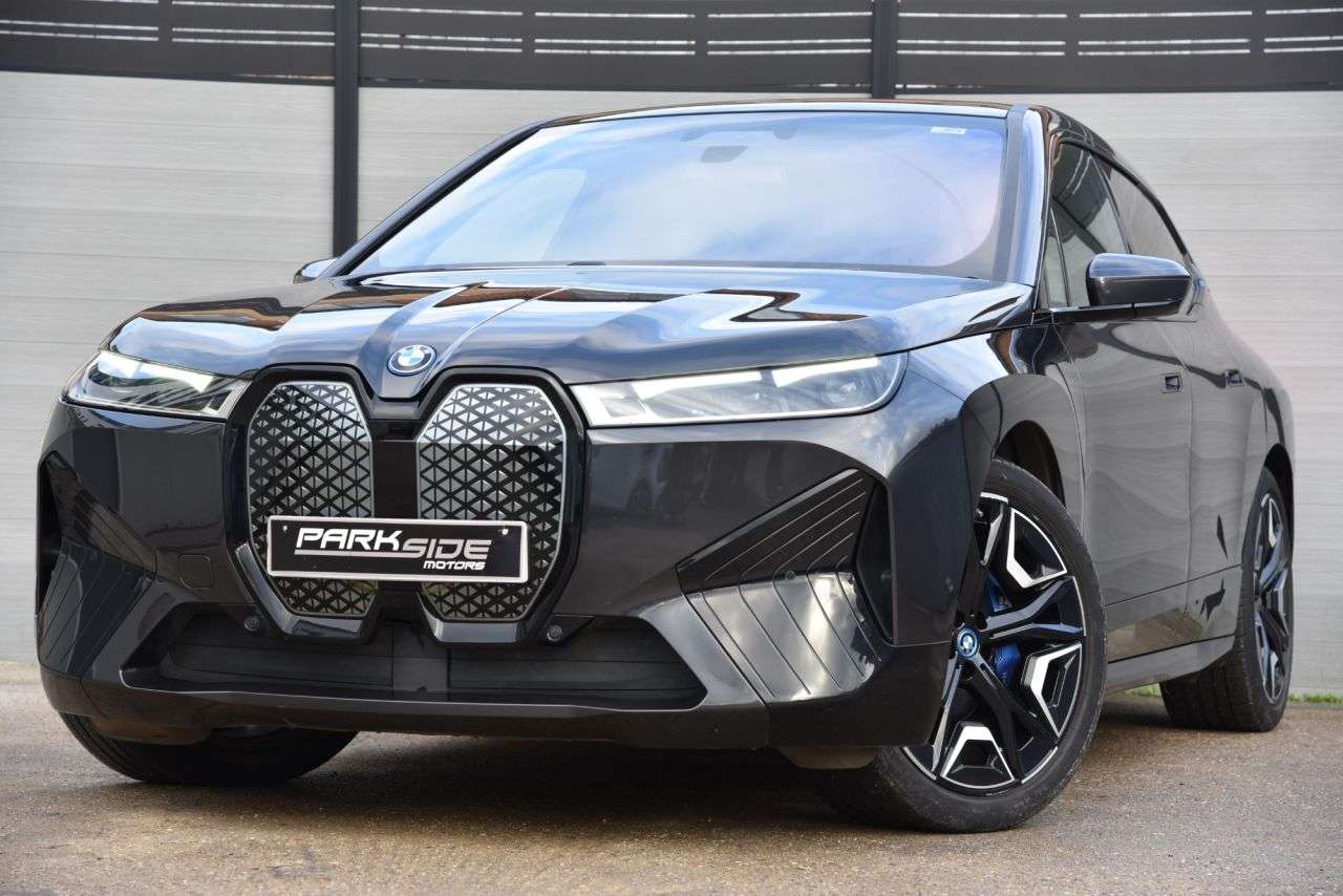 A 2021 BMW IX 40 76.6kWh M Sport SUV 5dr Electric Auto xDrive (326 ps) WHITE LEATHER |COM A 2021 BMW IX 40 76.6kWh M Sport SUV 5dr Electric Auto xDrive (326 ps) WHITE LEATHER |COM