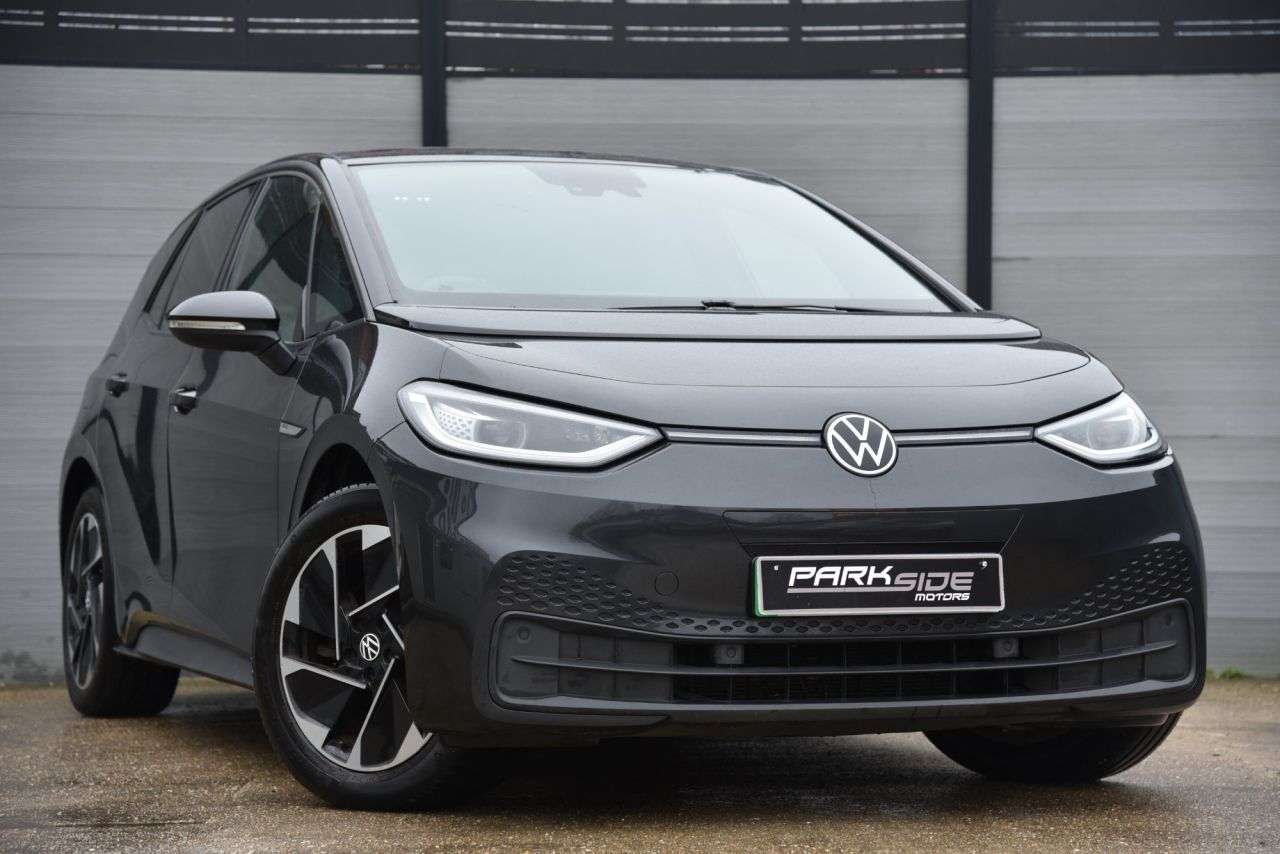 A 2021 VOLKSWAGEN ID.3 Pro Performance 58kWh Family Hatchback 5dr Electric Auto (204 ps) PARK ASSI A 2021 VOLKSWAGEN ID.3 Pro Performance 58kWh Family Hatchback 5dr Electric Auto (204 ps) PARK ASSI
