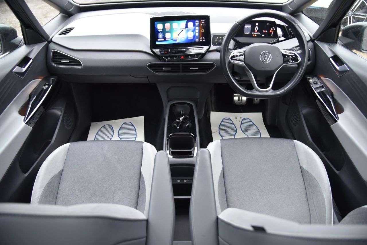 A 2021 VOLKSWAGEN ID.3 Pro Performance 58kWh Family Hatchback 5dr Electric Auto (204 ps) PARK ASSI A 2021 VOLKSWAGEN ID.3 Pro Performance 58kWh Family Hatchback 5dr Electric Auto (204 ps) PARK ASSI