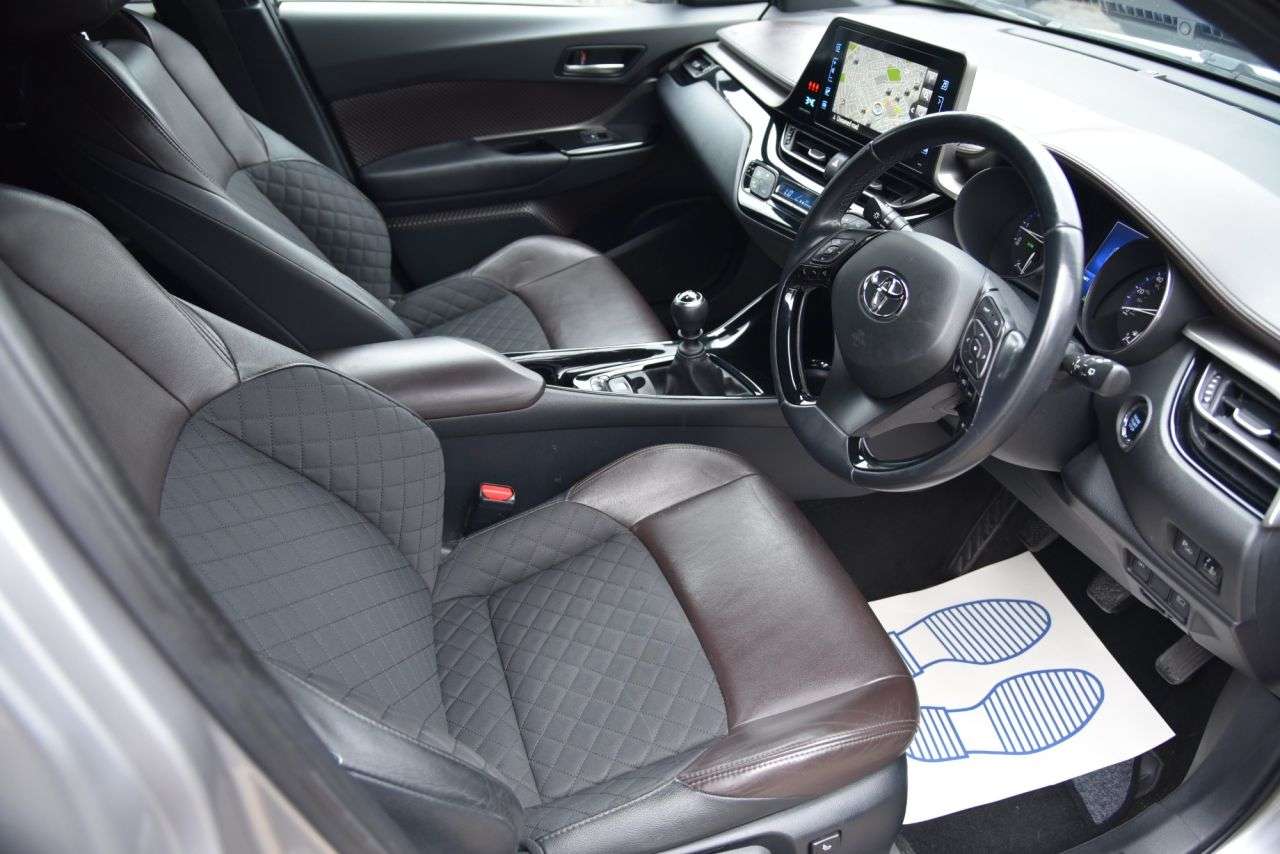 2018 TOYOTA C-HR 2018 TOYOTA C-HR