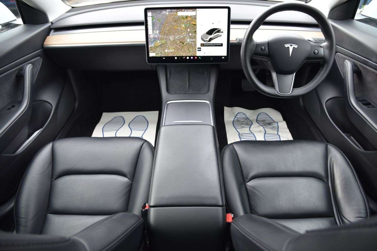 A 2020 TESLA MODEL 3 (Dual Motor) Long Range Saloon 4dr Electric Auto 4WDE (346 ps) LEATHER | PA A 2020 TESLA MODEL 3 (Dual Motor) Long Range Saloon 4dr Electric Auto 4WDE (346 ps) LEATHER | PA