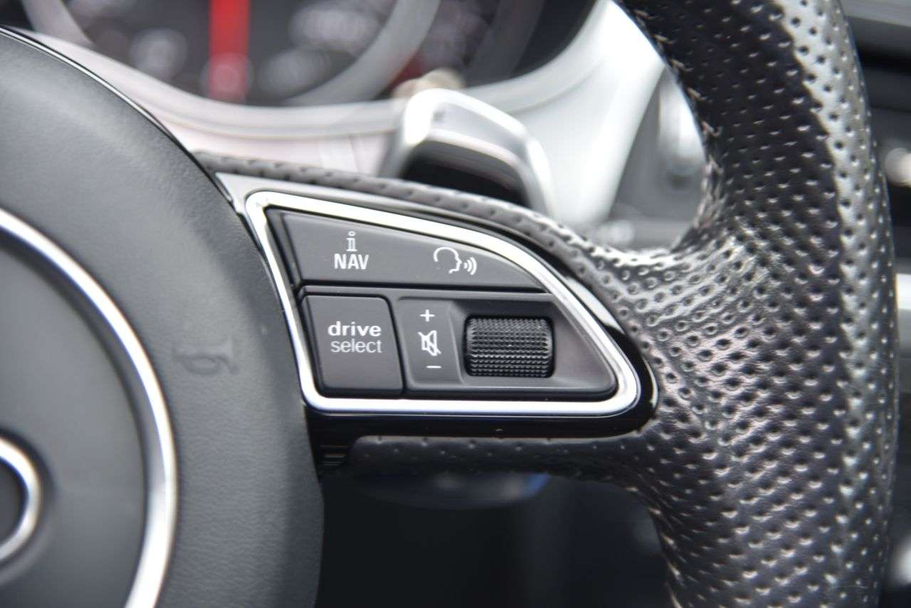 2017 AUDI RS7 2017 AUDI RS7