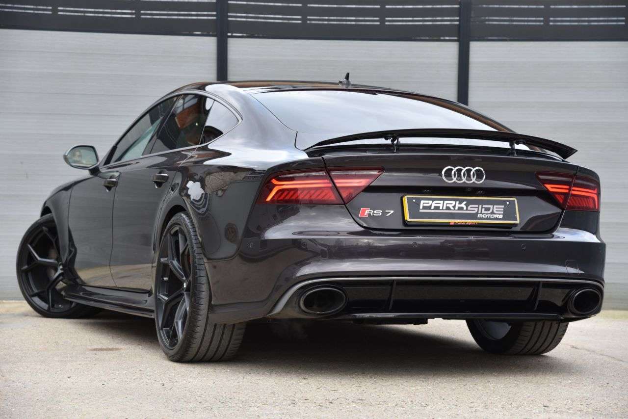 A 2017 AUDI RS7 4.0 TFSI V8 Performance Sportback 5dr Petrol Tiptronic quattro Euro 6 (s/s) A 2017 AUDI RS7 4.0 TFSI V8 Performance Sportback 5dr Petrol Tiptronic quattro Euro 6 (s/s)
