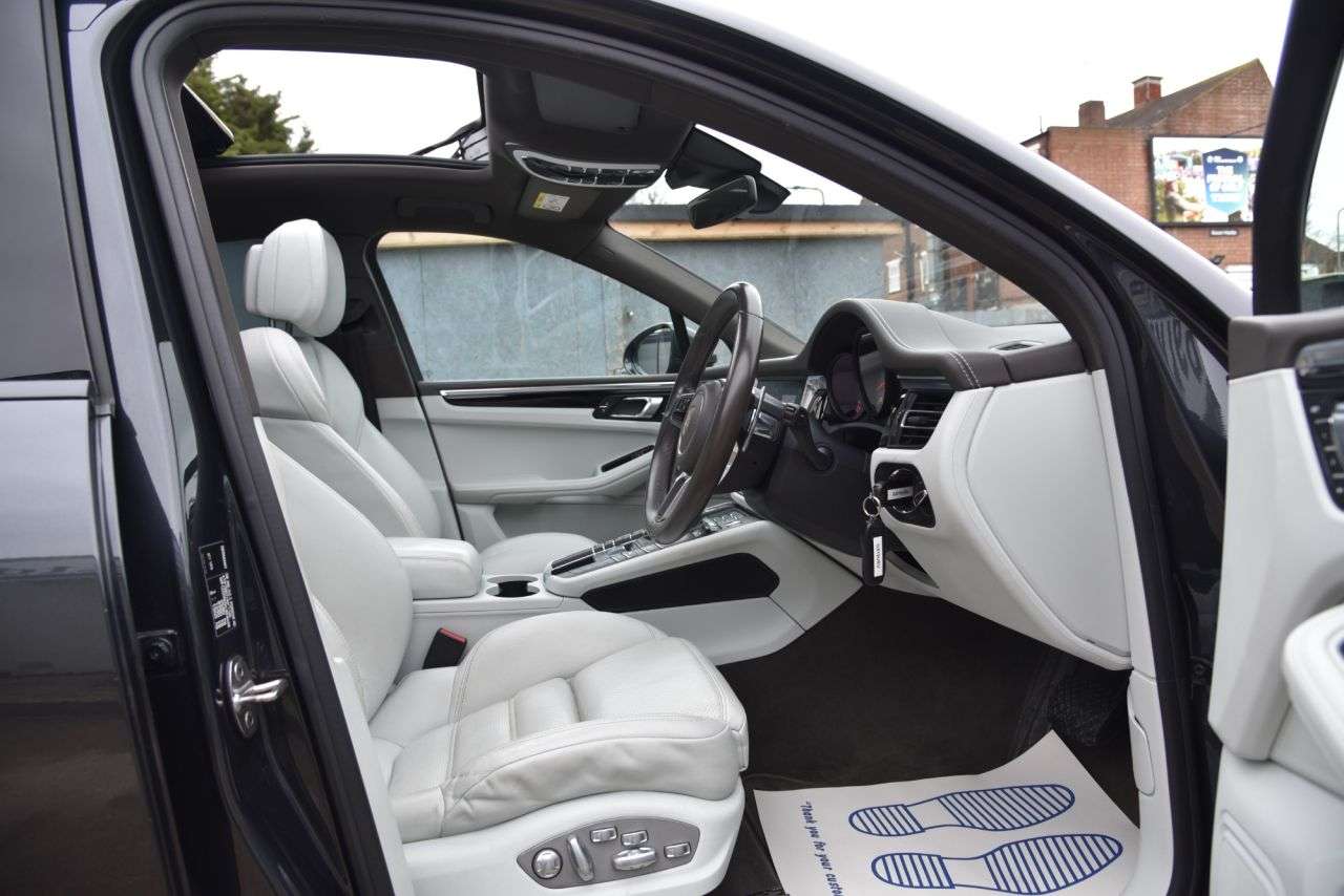 2019 PORSCHE MACAN 2019 PORSCHE MACAN