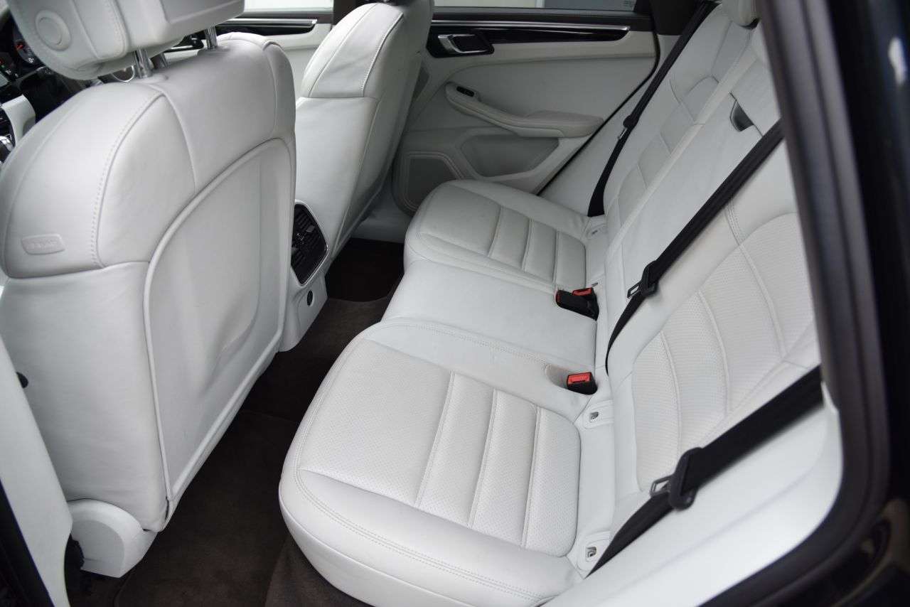 2019 PORSCHE MACAN 2019 PORSCHE MACAN