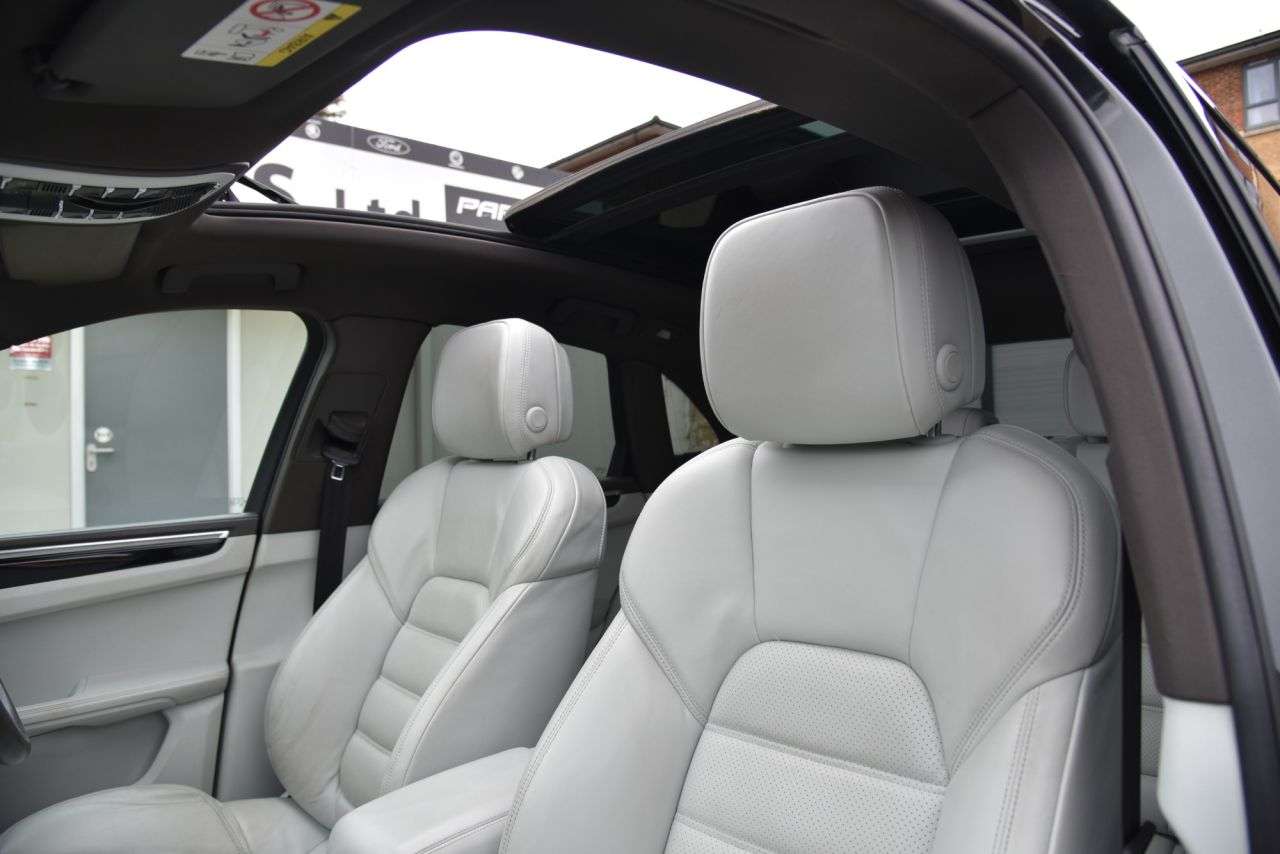 2019 PORSCHE MACAN 2019 PORSCHE MACAN