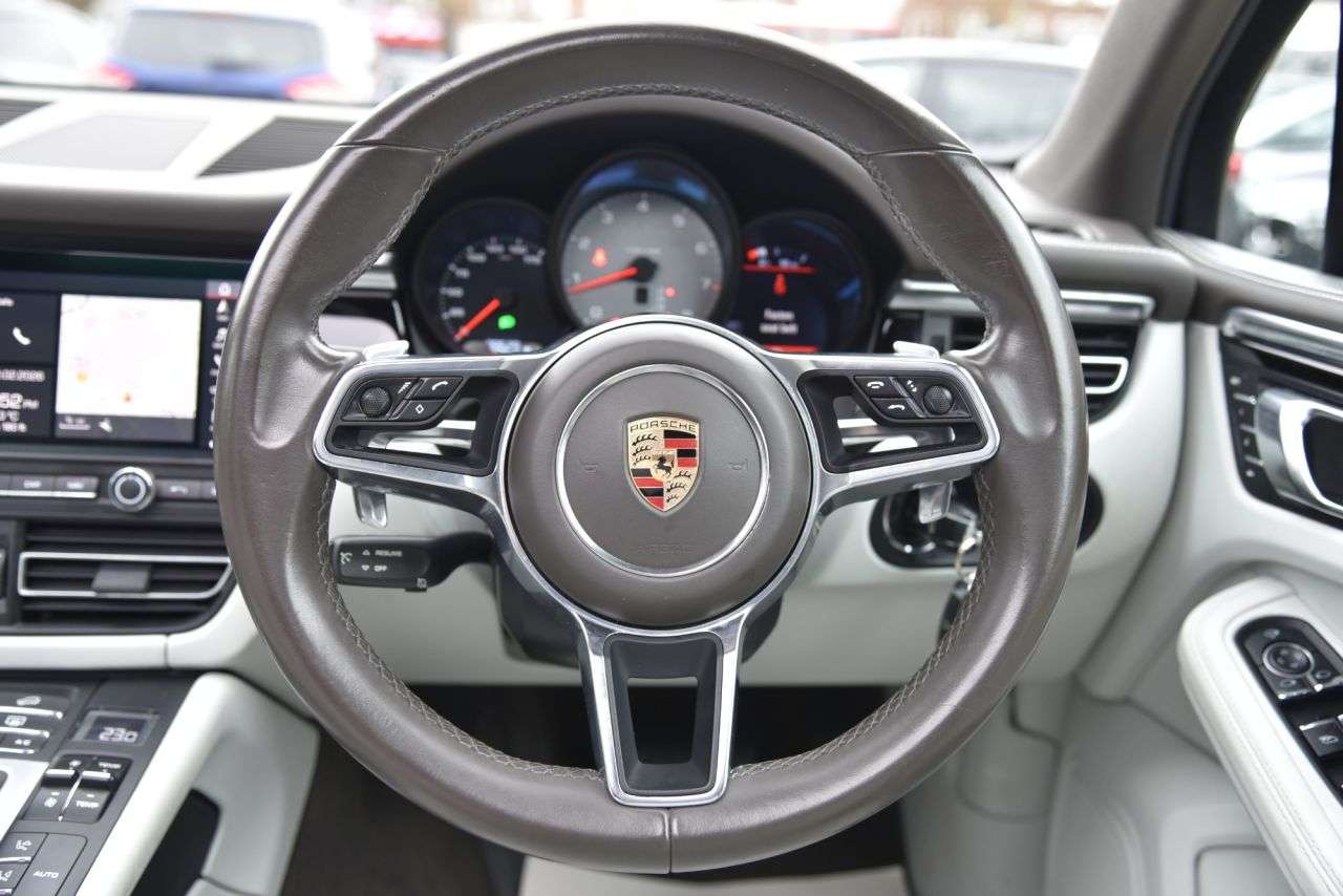 2019 PORSCHE MACAN 2019 PORSCHE MACAN