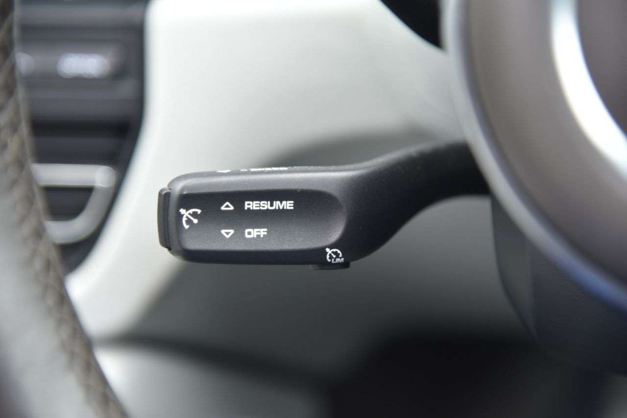 2019 PORSCHE MACAN 2019 PORSCHE MACAN