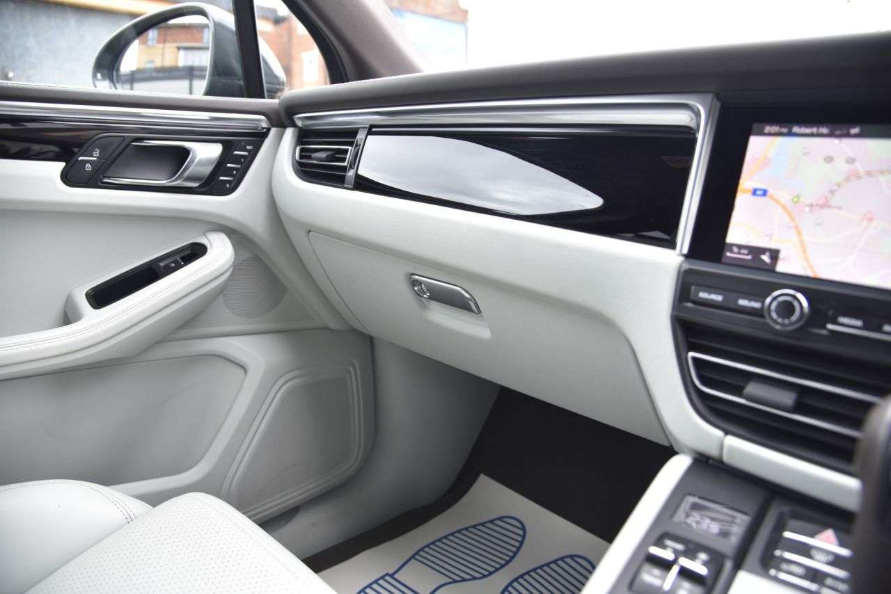 2019 PORSCHE MACAN 2019 PORSCHE MACAN