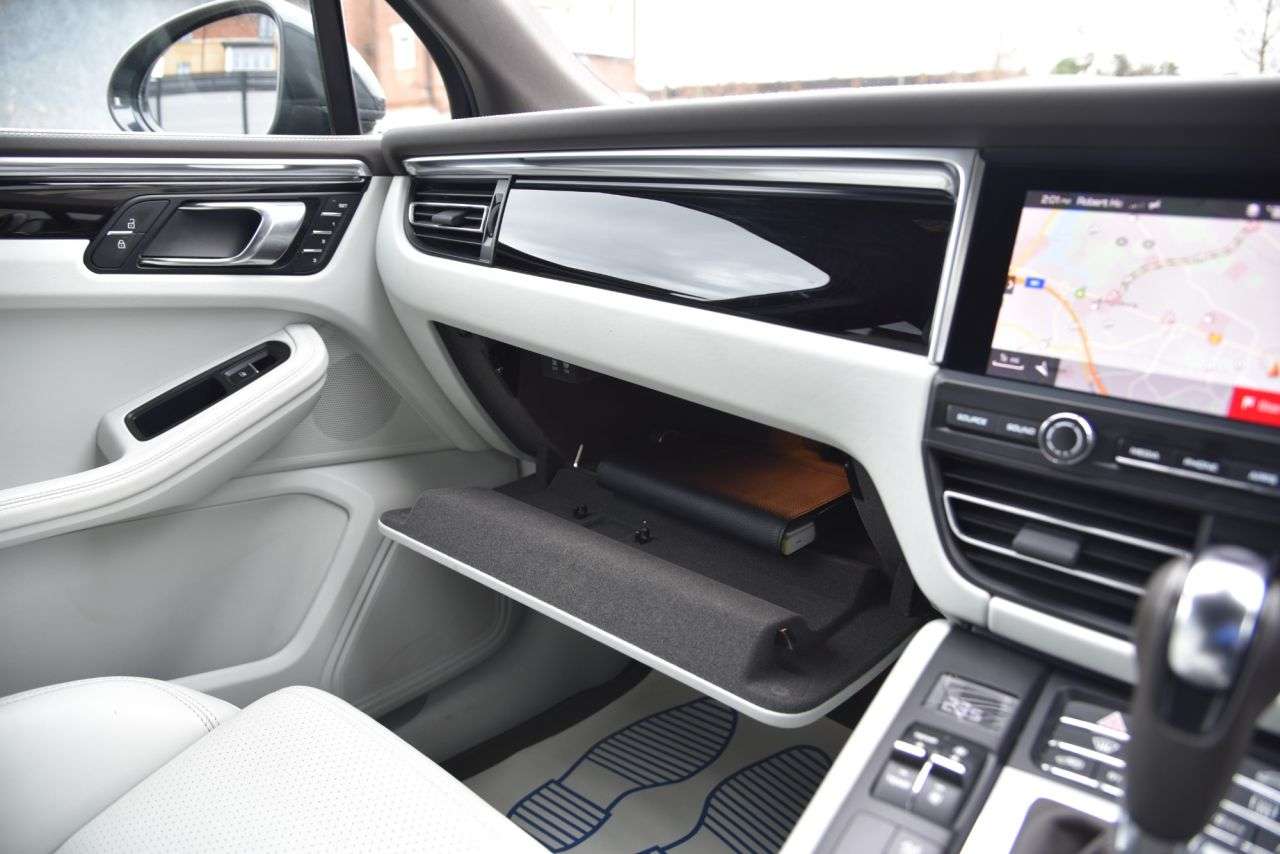 2019 PORSCHE MACAN 2019 PORSCHE MACAN