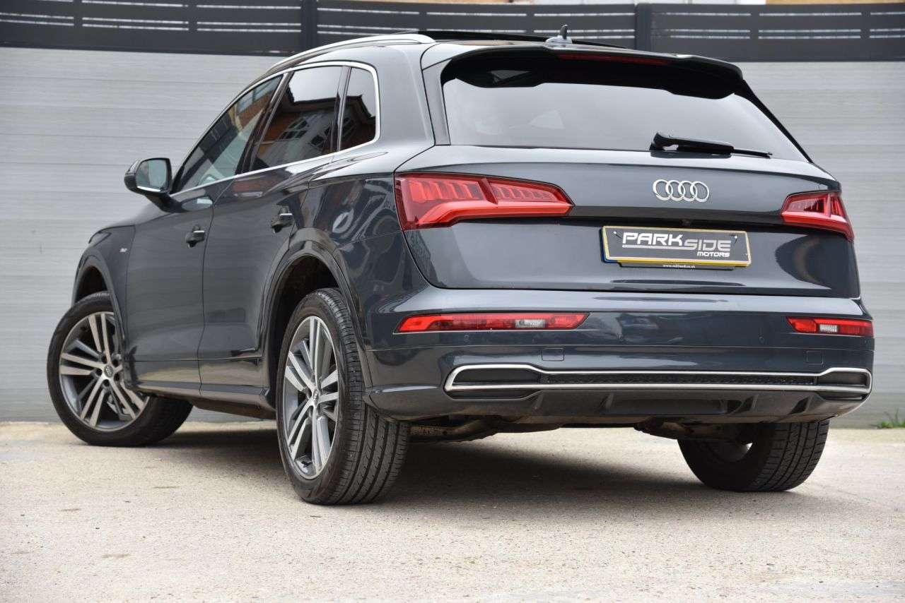 A 2017 AUDI Q5 2.0 TDI S line SUV 5dr Diesel S Tronic quattro Euro 6 (s/s) (190 ps) SATNAV A 2017 AUDI Q5 2.0 TDI S line SUV 5dr Diesel S Tronic quattro Euro 6 (s/s) (190 ps) SATNAV