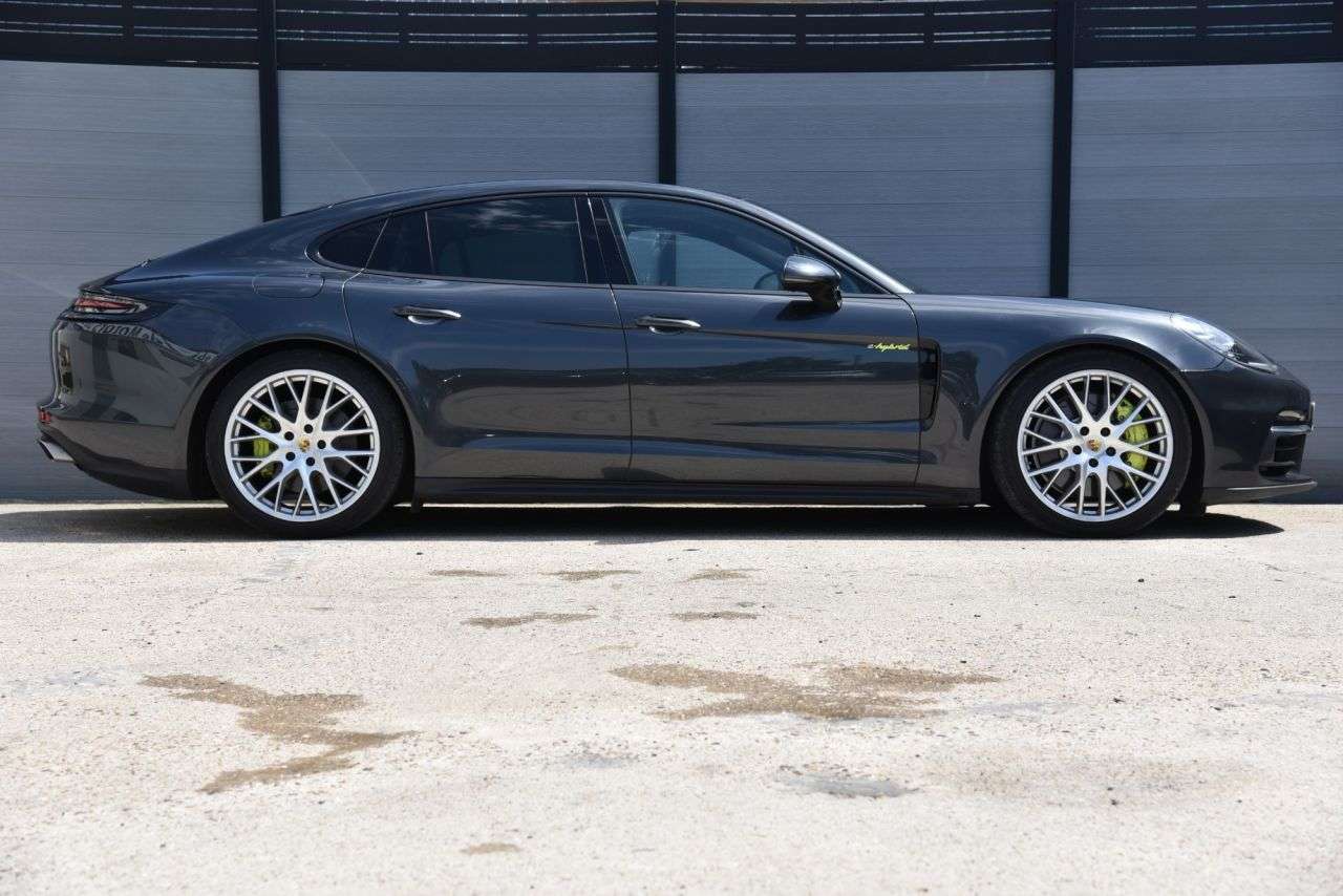 2017 PORSCHE PANAMERA 2017 PORSCHE PANAMERA