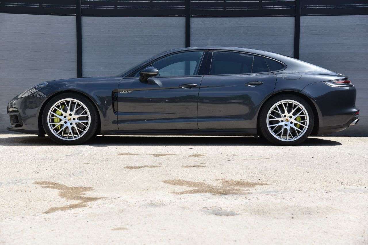 2017 PORSCHE PANAMERA 2017 PORSCHE PANAMERA