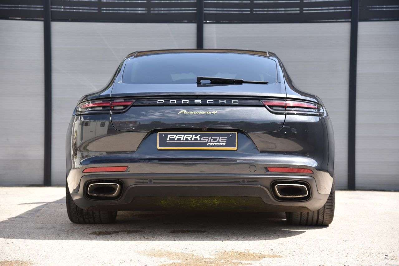 2017 PORSCHE PANAMERA 2017 PORSCHE PANAMERA