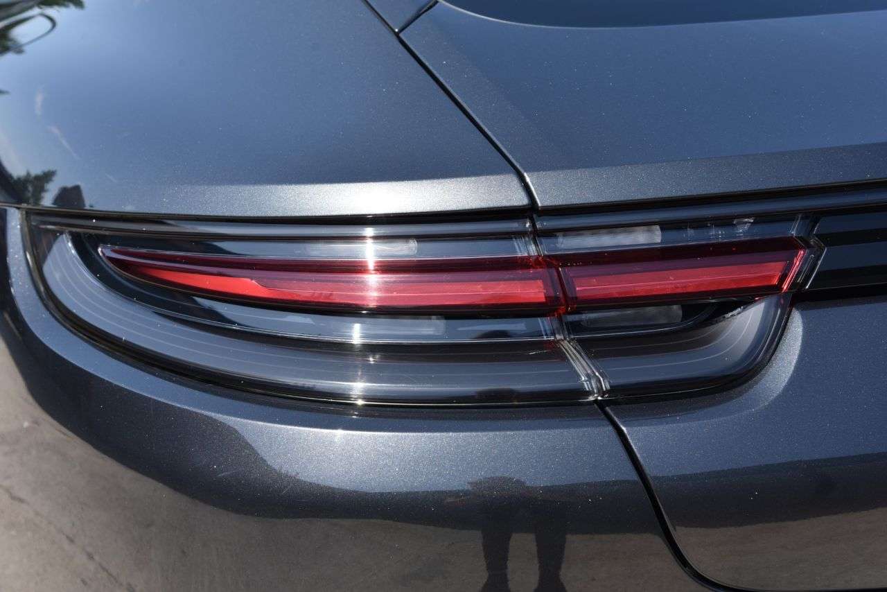 2017 PORSCHE PANAMERA 2017 PORSCHE PANAMERA