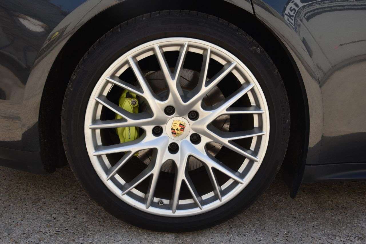 2017 PORSCHE PANAMERA 2017 PORSCHE PANAMERA