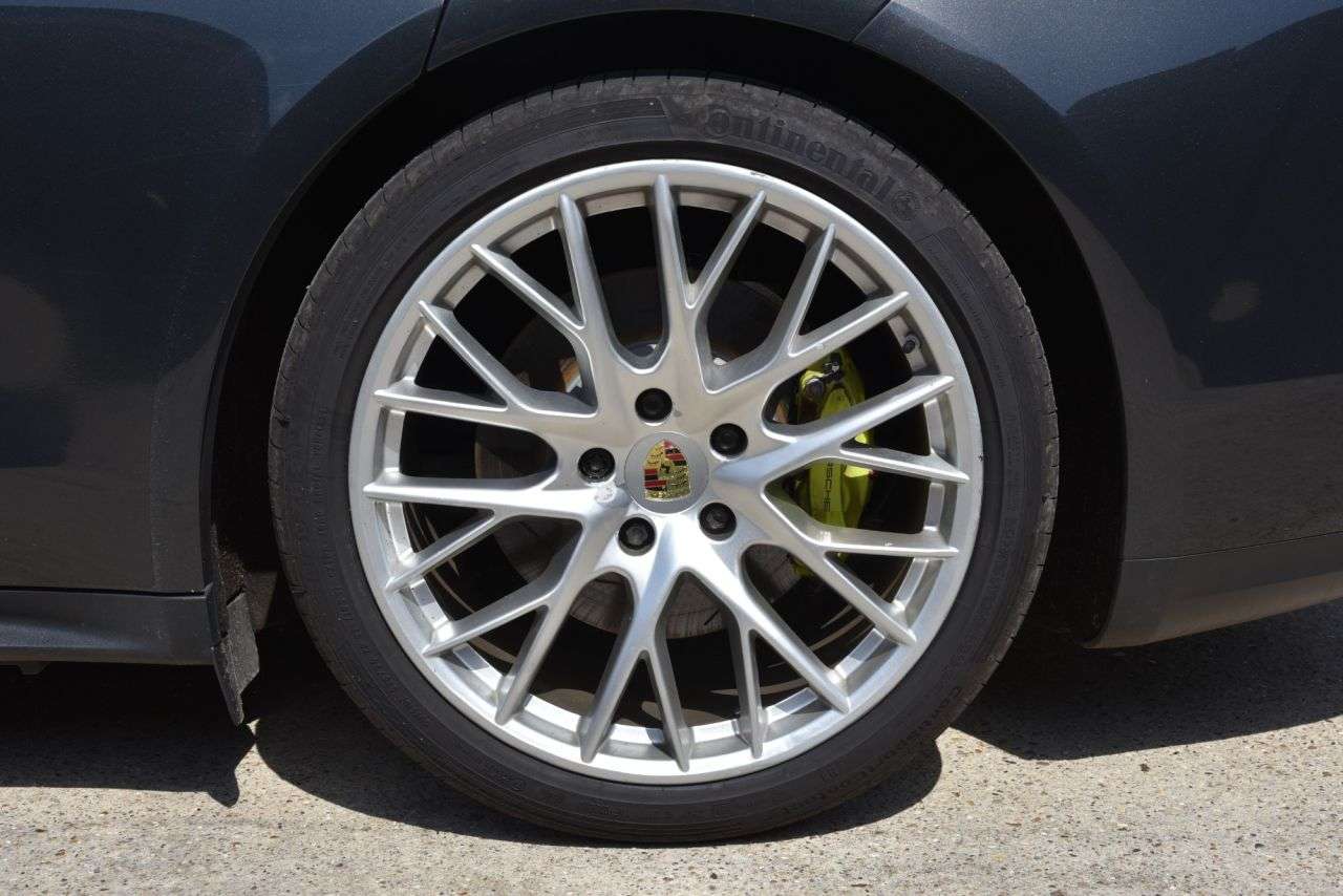 2017 PORSCHE PANAMERA 2017 PORSCHE PANAMERA
