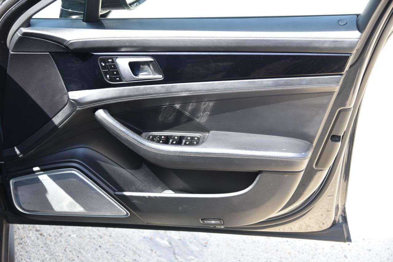 2017 PORSCHE PANAMERA 2017 PORSCHE PANAMERA