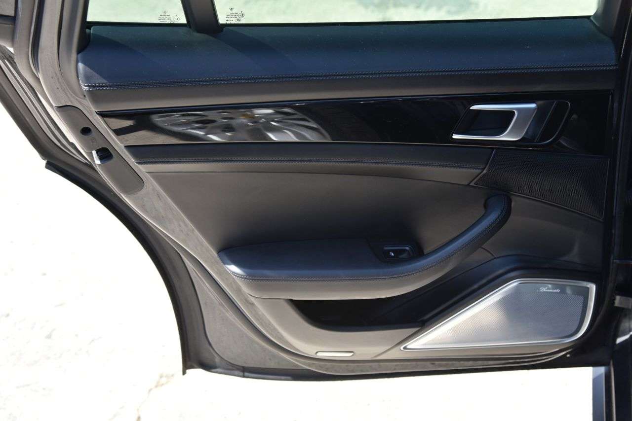 2017 PORSCHE PANAMERA 2017 PORSCHE PANAMERA