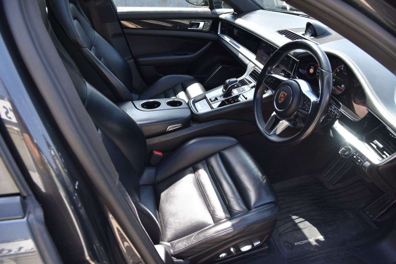 2017 PORSCHE PANAMERA 2017 PORSCHE PANAMERA
