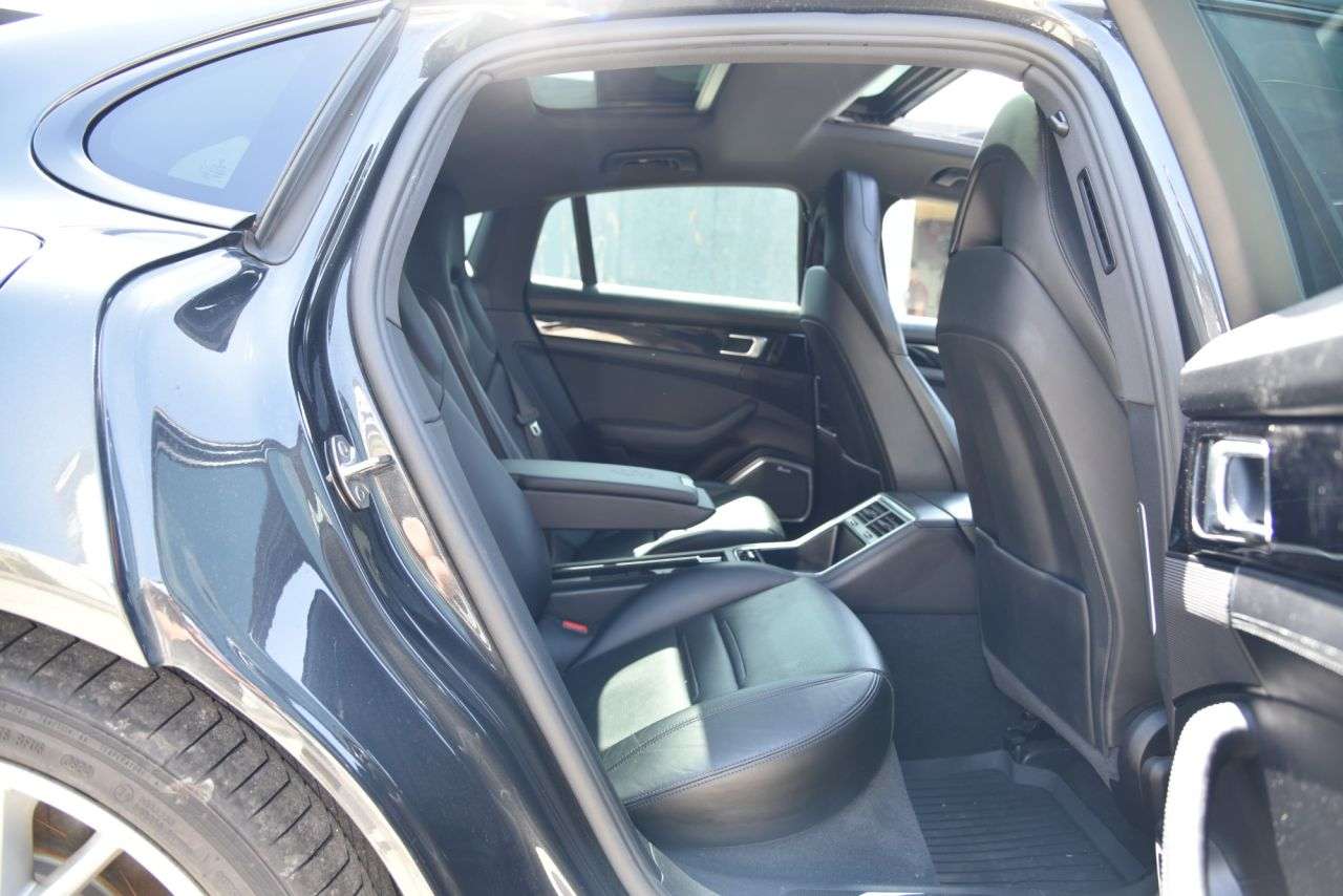 2017 PORSCHE PANAMERA 2017 PORSCHE PANAMERA