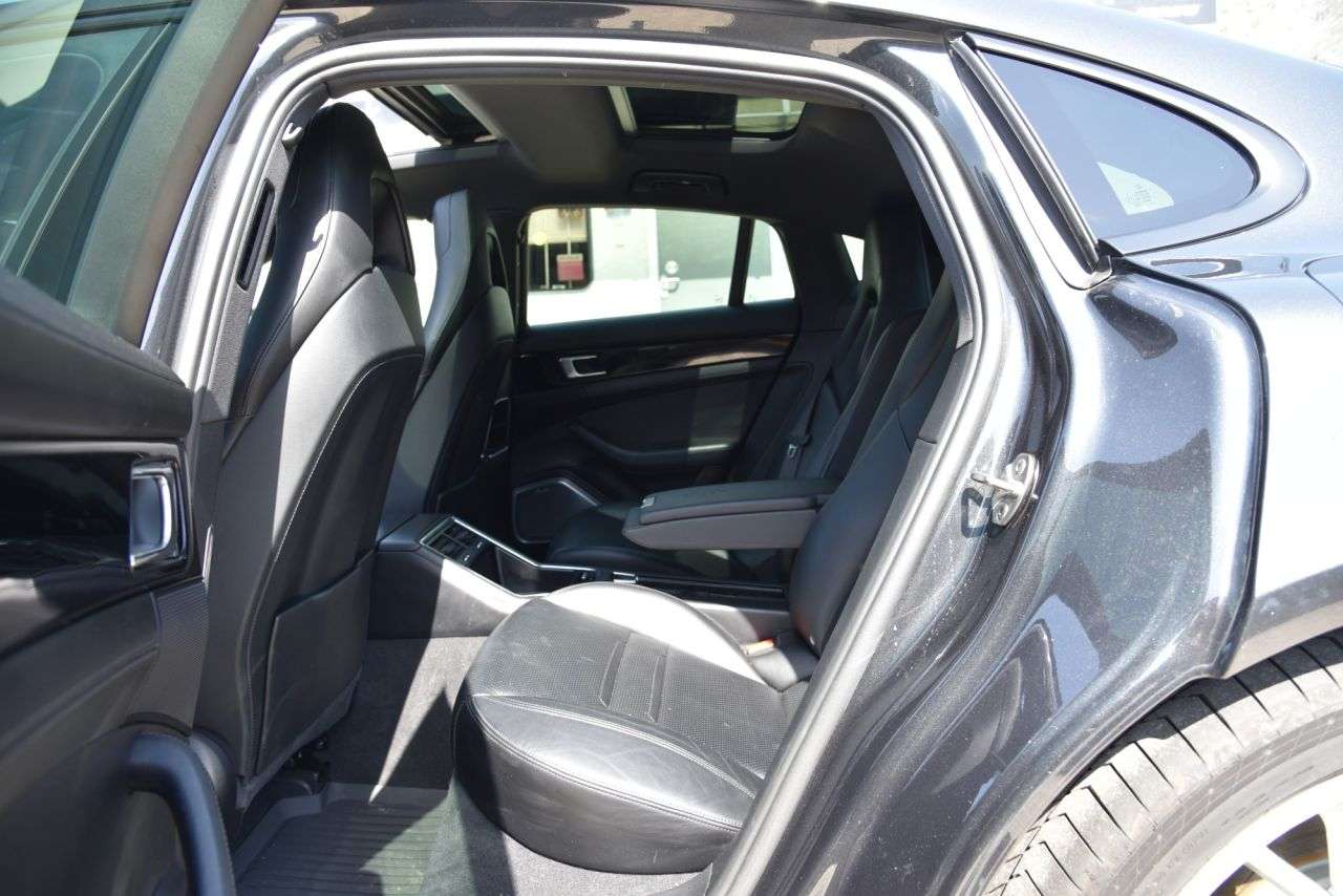 2017 PORSCHE PANAMERA 2017 PORSCHE PANAMERA