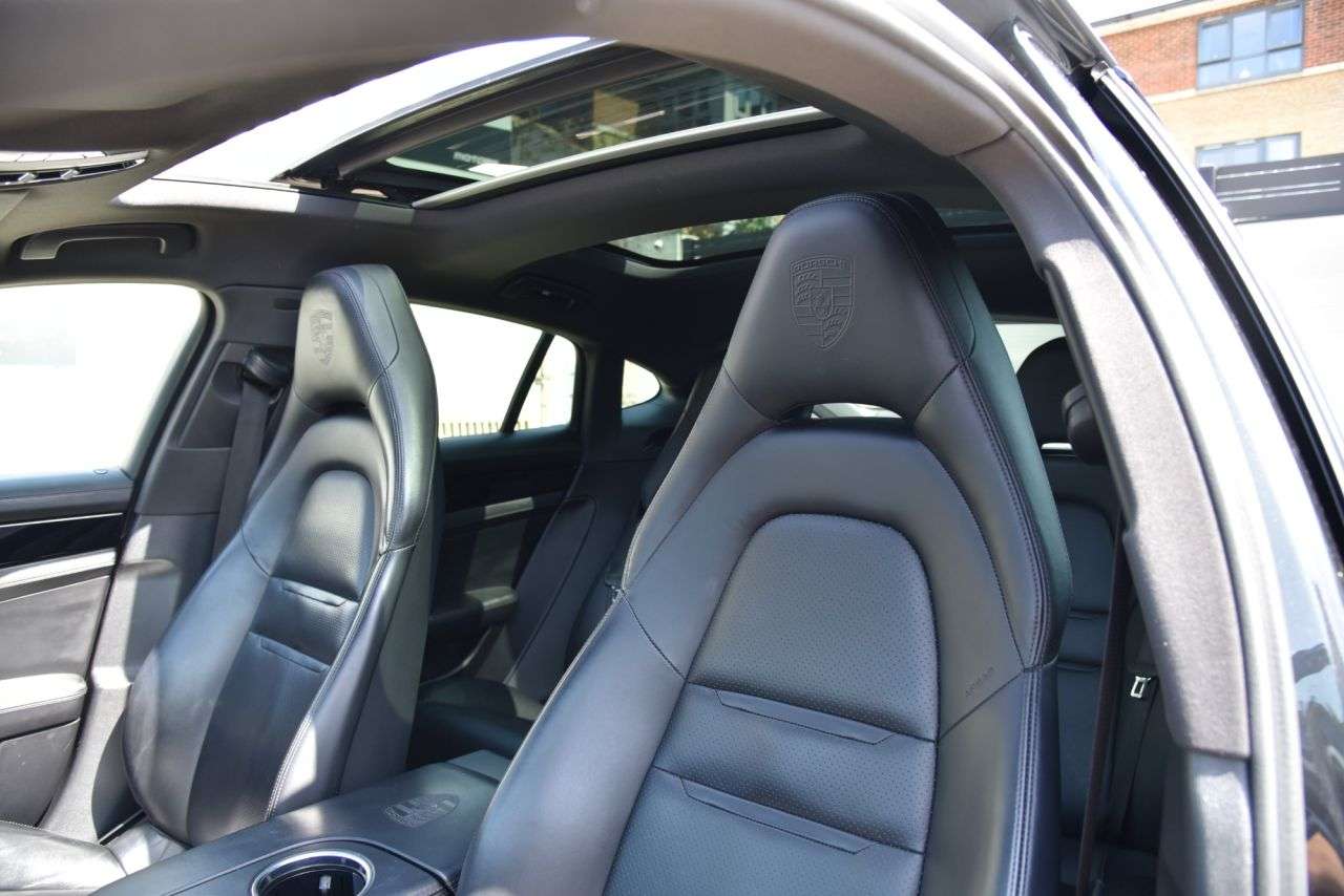 2017 PORSCHE PANAMERA 2017 PORSCHE PANAMERA