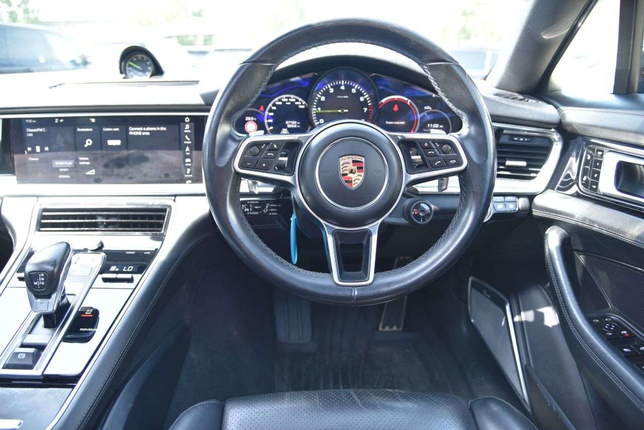 2017 PORSCHE PANAMERA 2017 PORSCHE PANAMERA