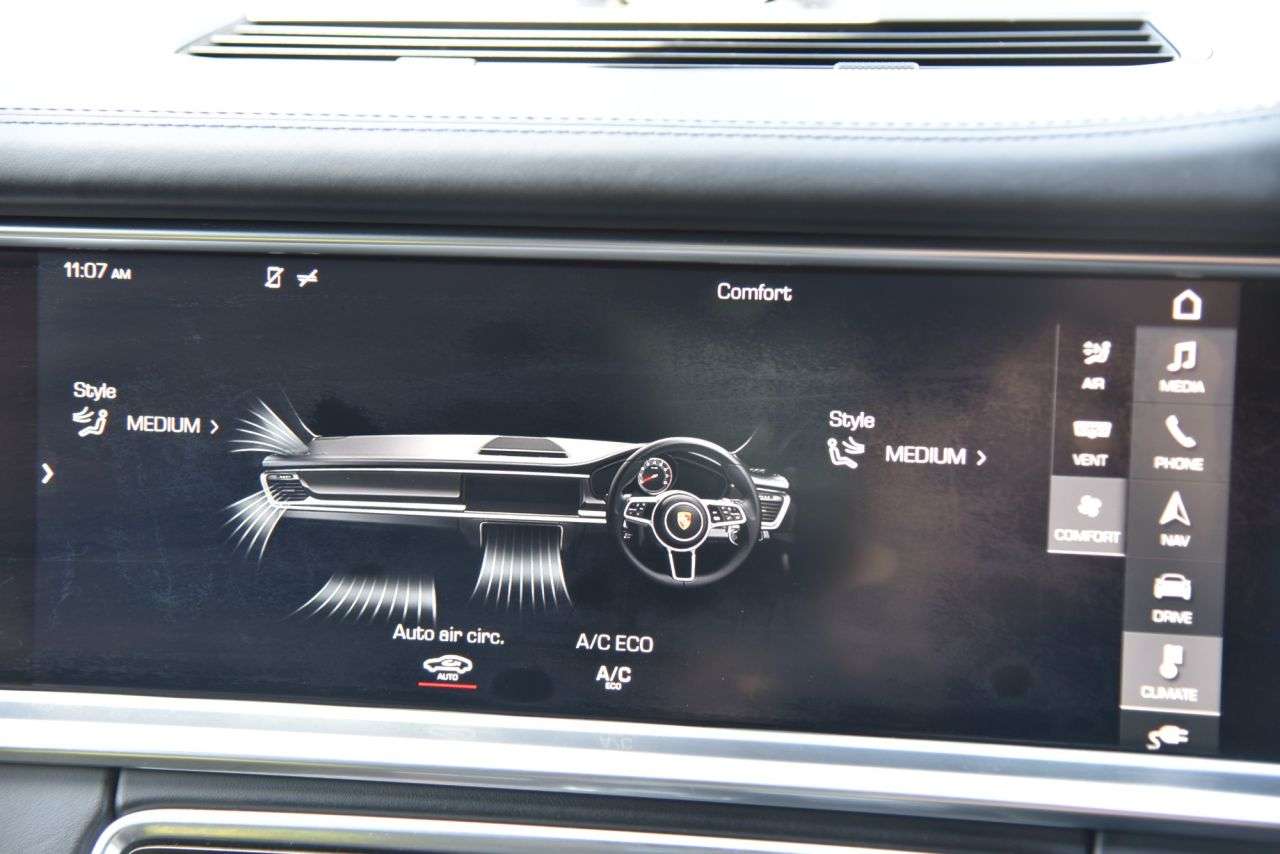 2017 PORSCHE PANAMERA 2017 PORSCHE PANAMERA
