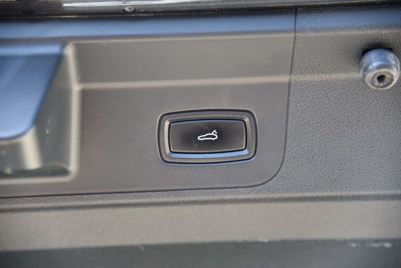 2017 PORSCHE PANAMERA 2017 PORSCHE PANAMERA