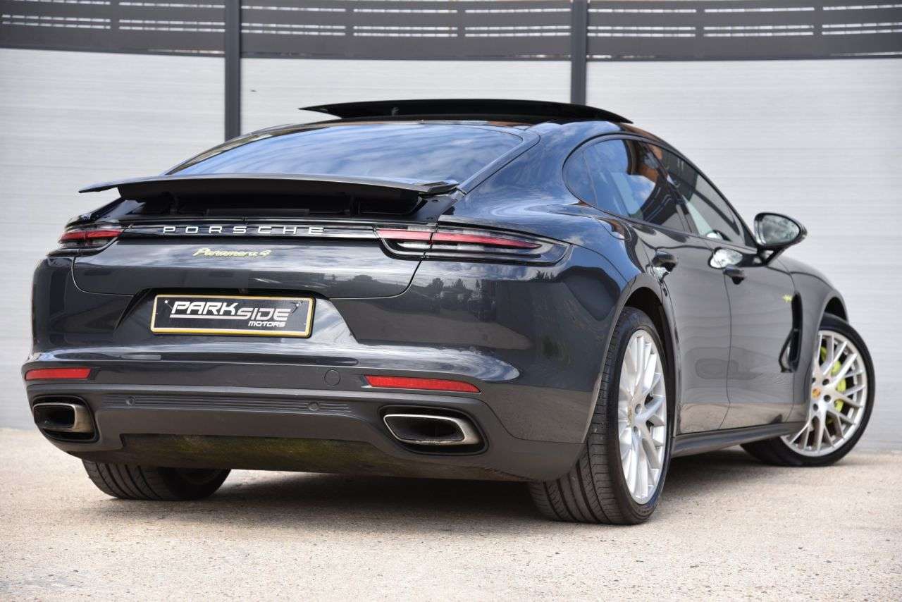 2017 PORSCHE PANAMERA 2017 PORSCHE PANAMERA