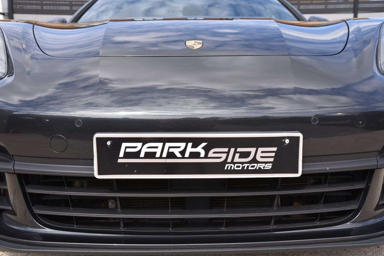 2017 PORSCHE PANAMERA 2017 PORSCHE PANAMERA
