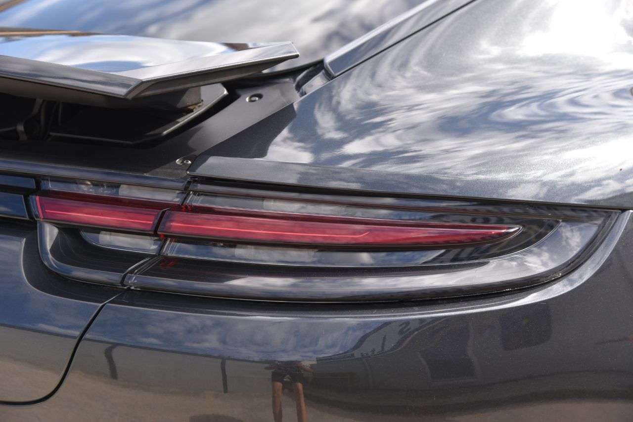 2017 PORSCHE PANAMERA 2017 PORSCHE PANAMERA