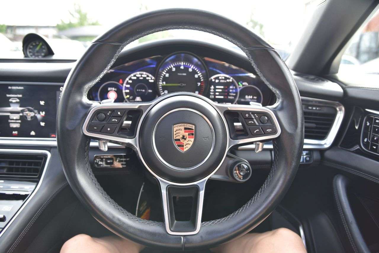 2017 PORSCHE PANAMERA 2017 PORSCHE PANAMERA