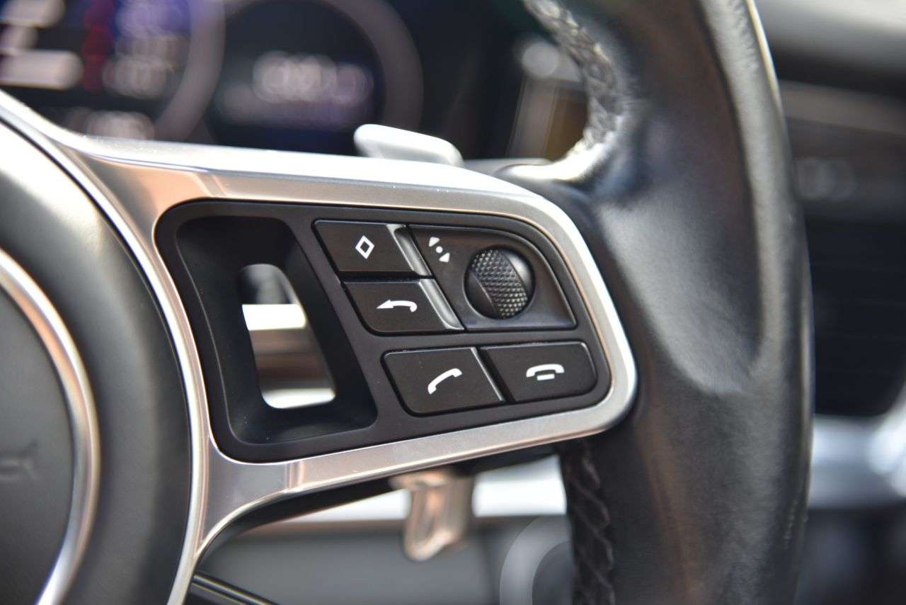 2017 PORSCHE PANAMERA 2017 PORSCHE PANAMERA