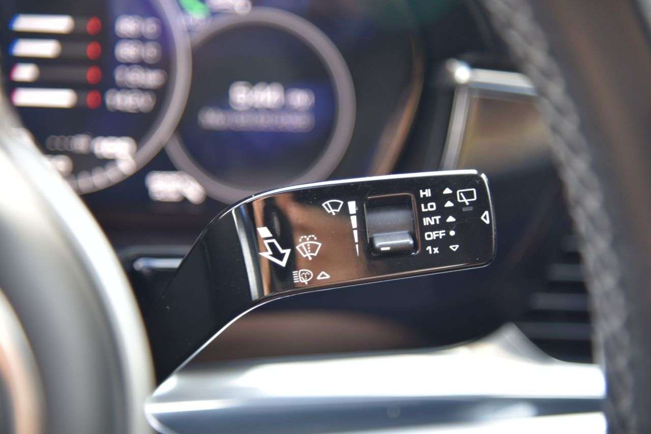 2017 PORSCHE PANAMERA 2017 PORSCHE PANAMERA