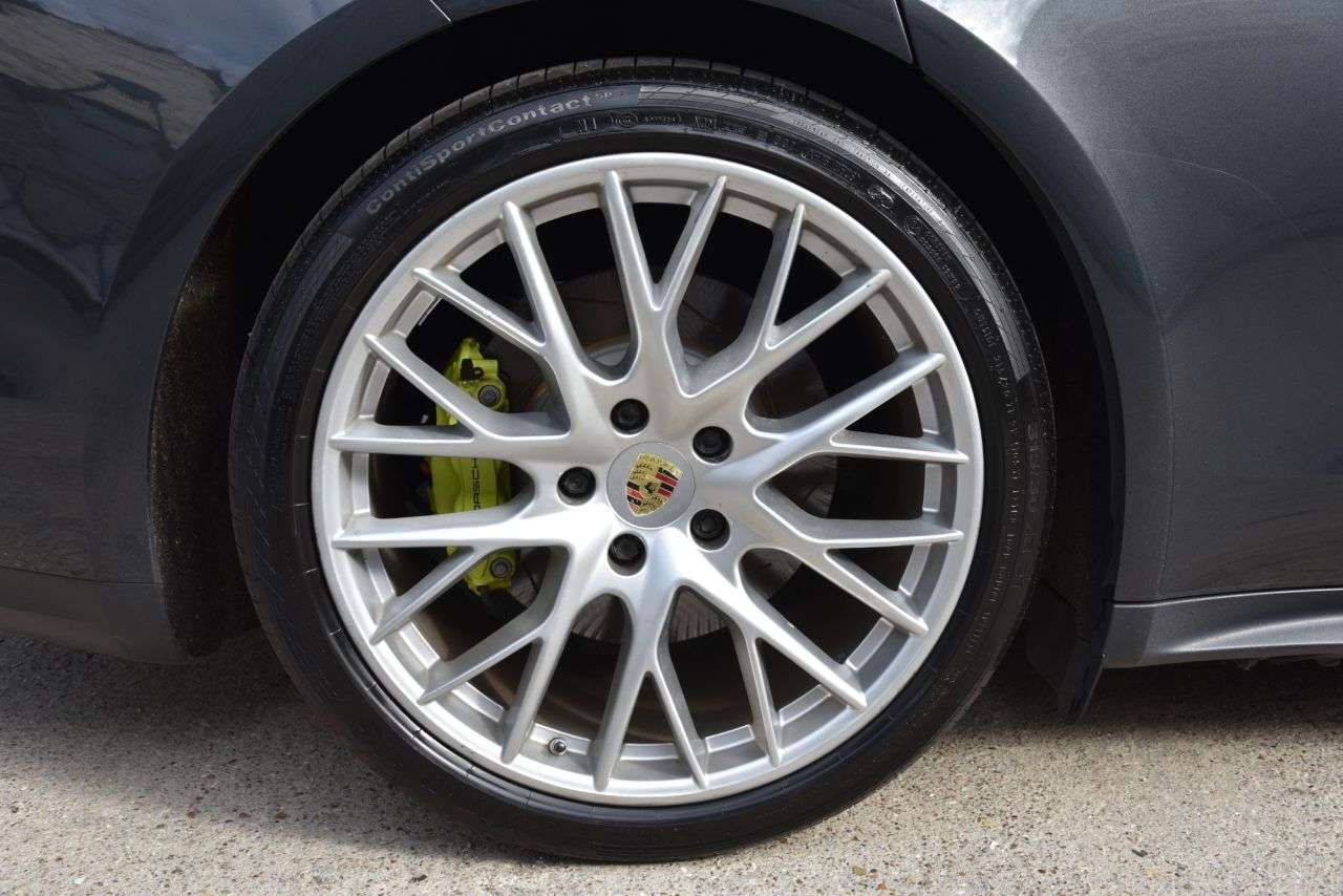 2017 PORSCHE PANAMERA 2017 PORSCHE PANAMERA