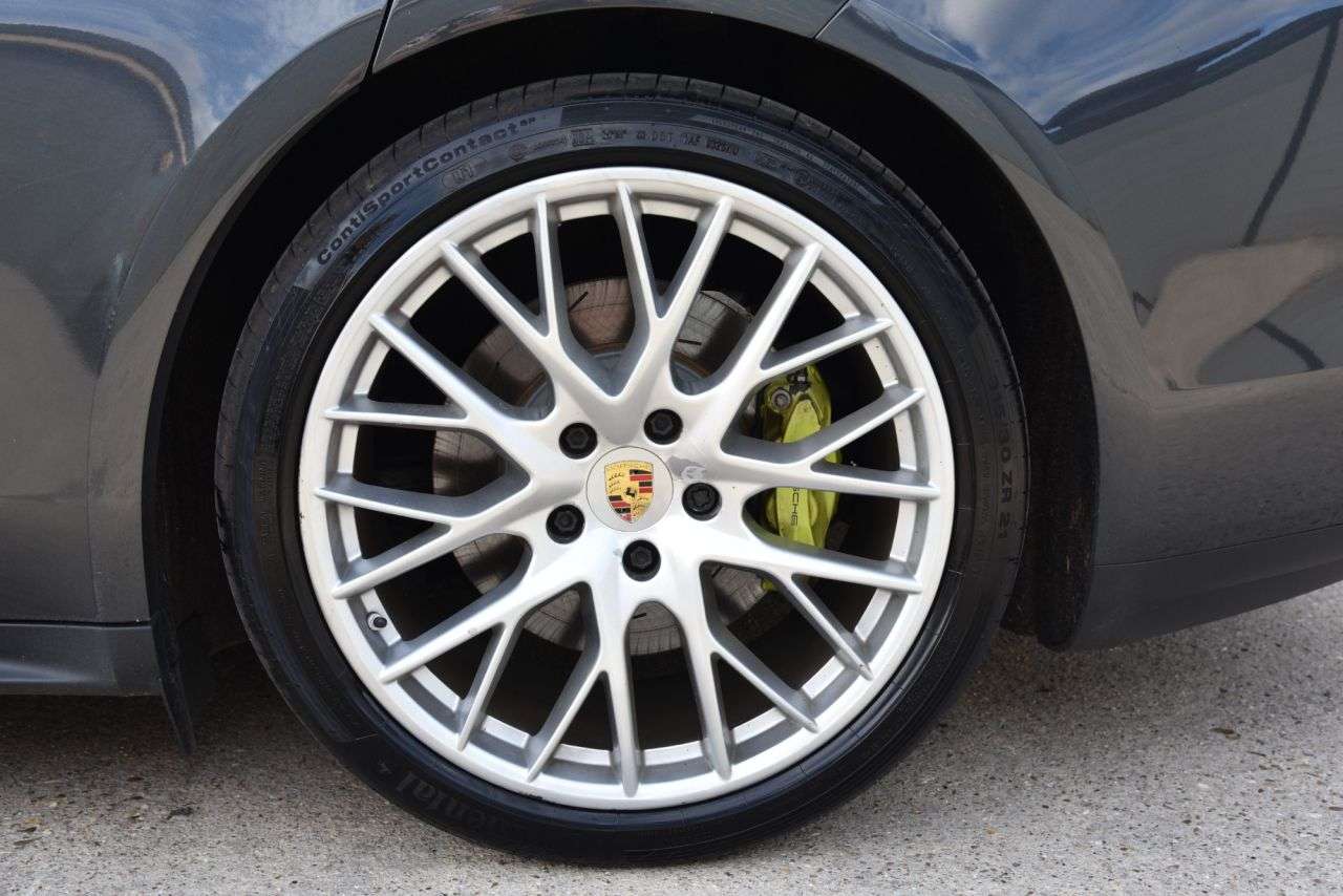 2017 PORSCHE PANAMERA 2017 PORSCHE PANAMERA