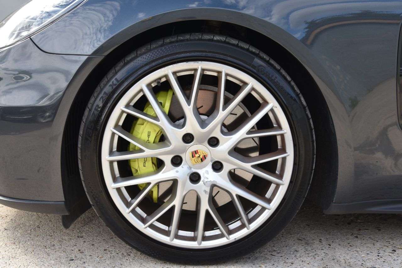 2017 PORSCHE PANAMERA 2017 PORSCHE PANAMERA