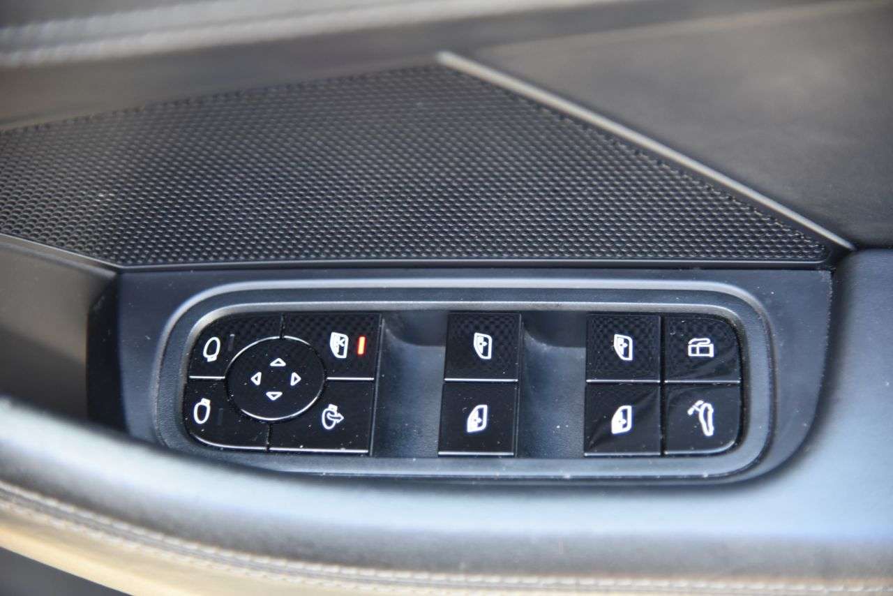 2017 PORSCHE PANAMERA 2017 PORSCHE PANAMERA