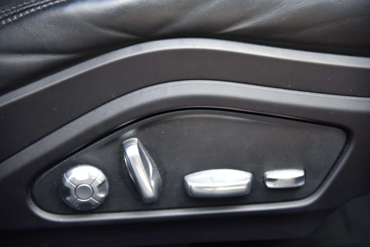 2017 PORSCHE PANAMERA 2017 PORSCHE PANAMERA