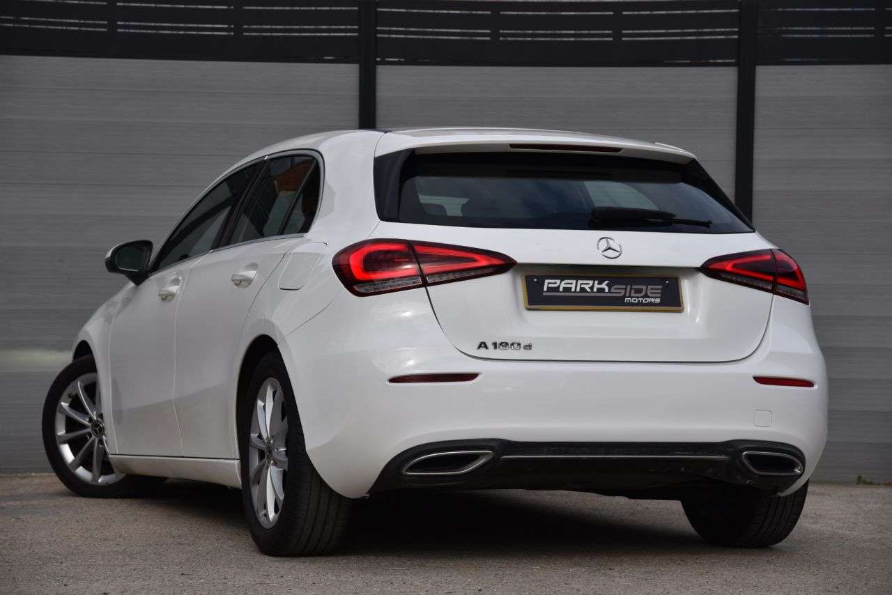 A 2019 MERCEDES-BENZ A-CLASS 1.5 A180d Sport Hatchback 5dr Diesel 7G-DCT Euro 6 (s/s) (116 ps) ULEZ | 17 A 2019 MERCEDES-BENZ A-CLASS 1.5 A180d Sport Hatchback 5dr Diesel 7G-DCT Euro 6 (s/s) (116 ps) ULEZ | 17