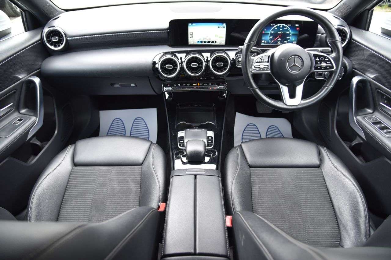 A 2019 MERCEDES-BENZ A-CLASS 1.5 A180d Sport Hatchback 5dr Diesel 7G-DCT Euro 6 (s/s) (116 ps) ULEZ | 17 A 2019 MERCEDES-BENZ A-CLASS 1.5 A180d Sport Hatchback 5dr Diesel 7G-DCT Euro 6 (s/s) (116 ps) ULEZ | 17