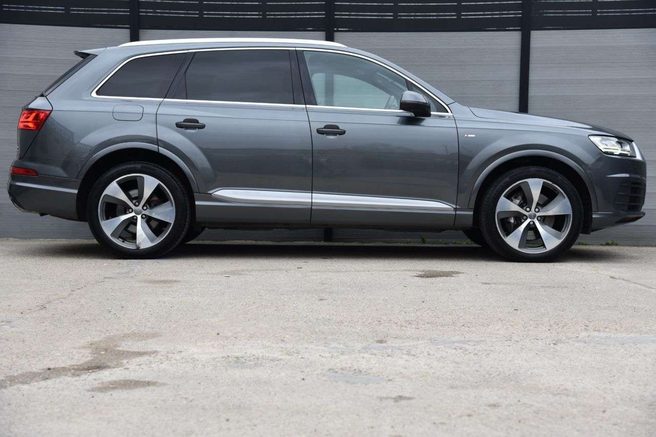 2016 AUDI Q7 2016 AUDI Q7