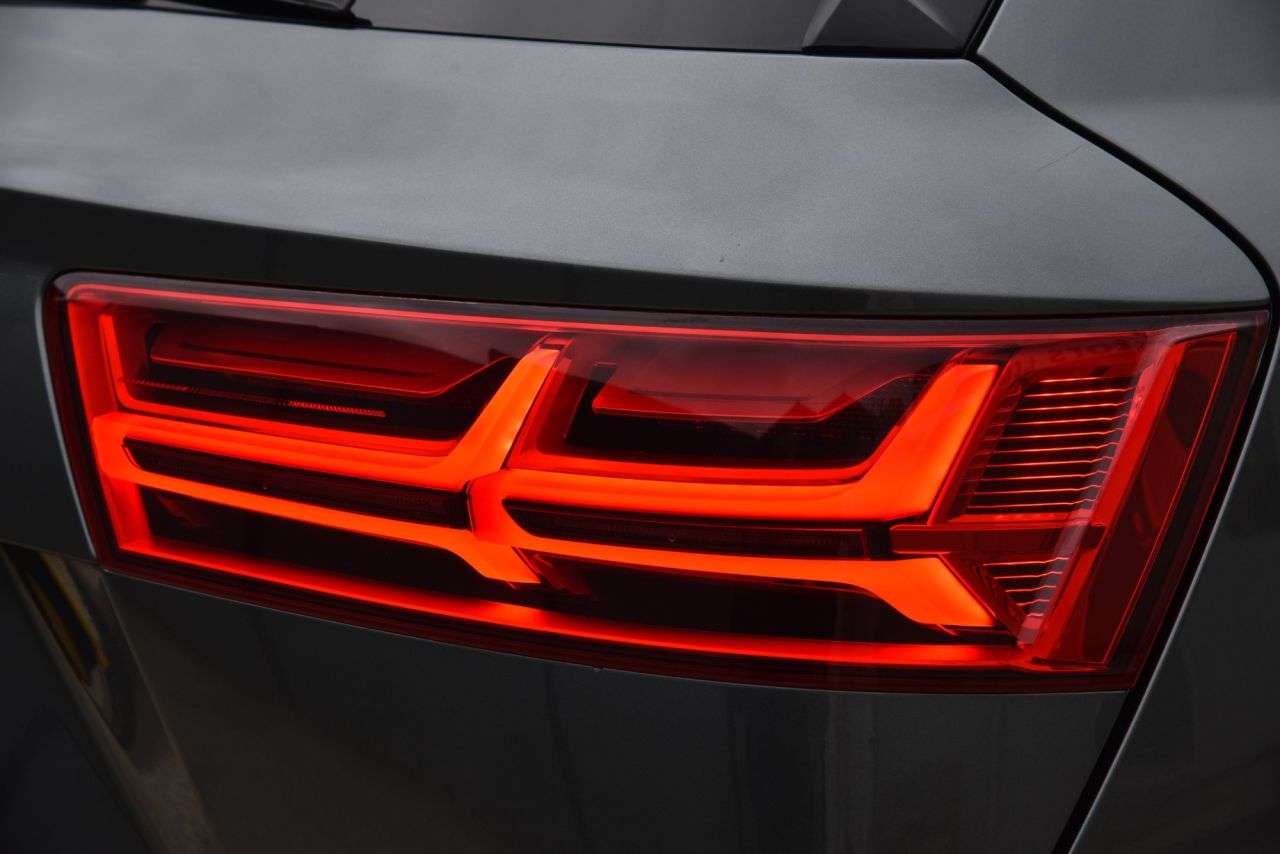 2016 AUDI Q7 2016 AUDI Q7