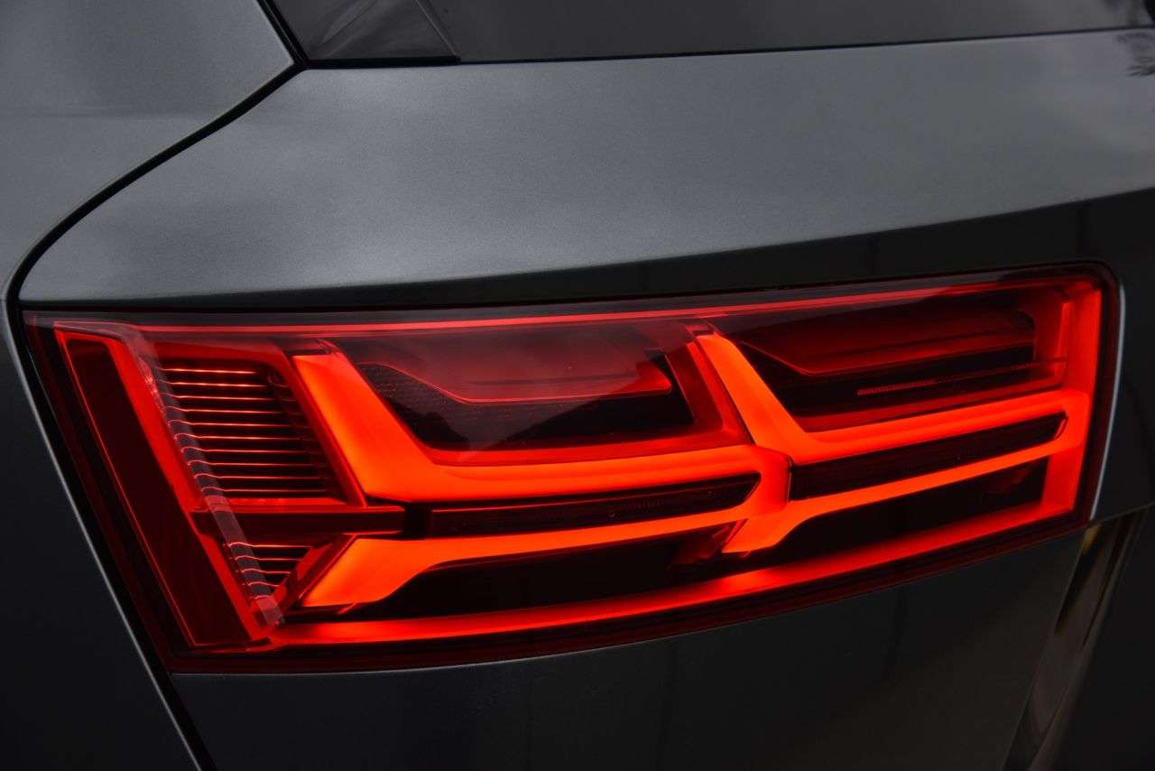 2016 AUDI Q7 2016 AUDI Q7